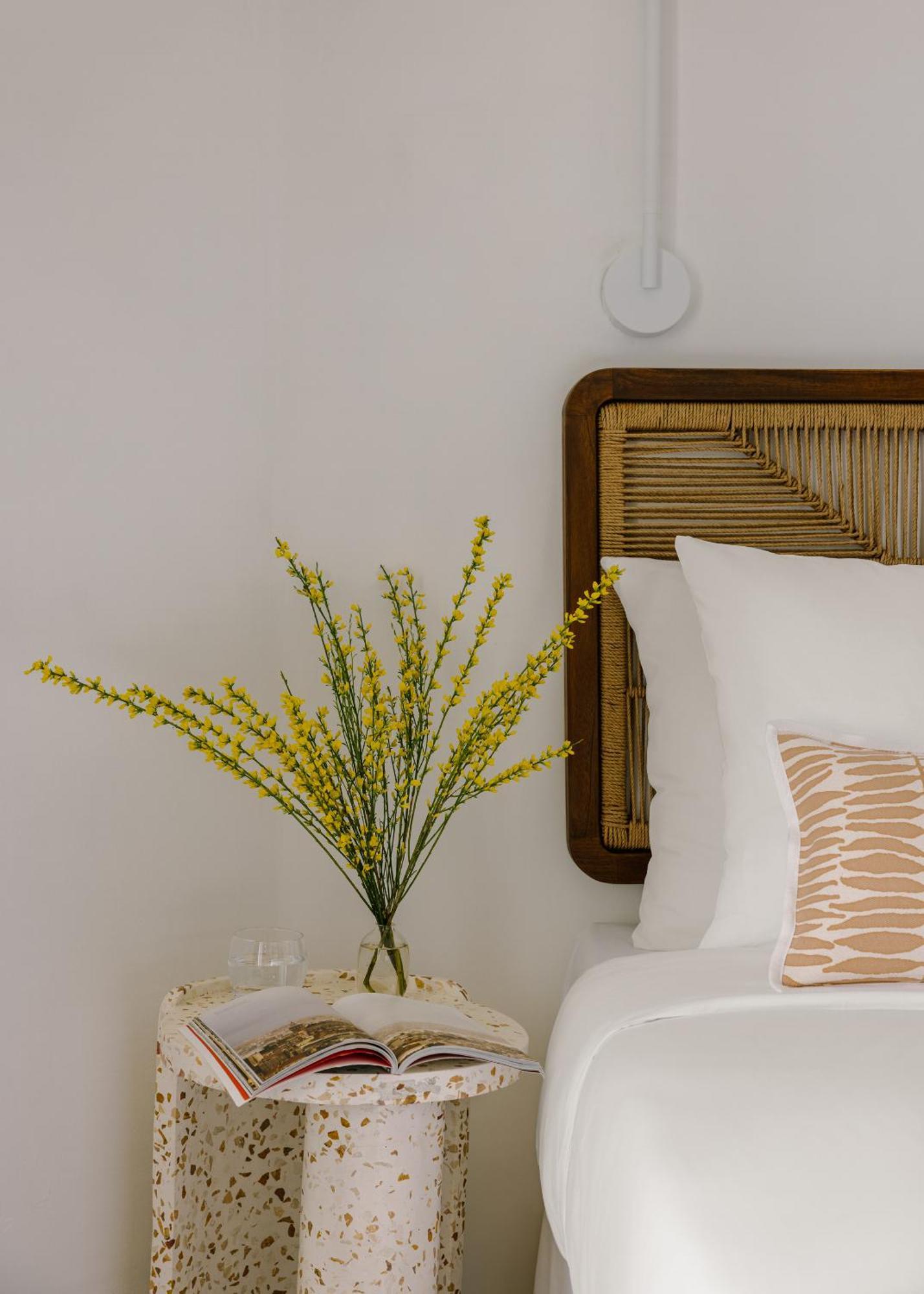 Hotel Yelo Lumiere Powered By Sonder à Cannes Chambre photo