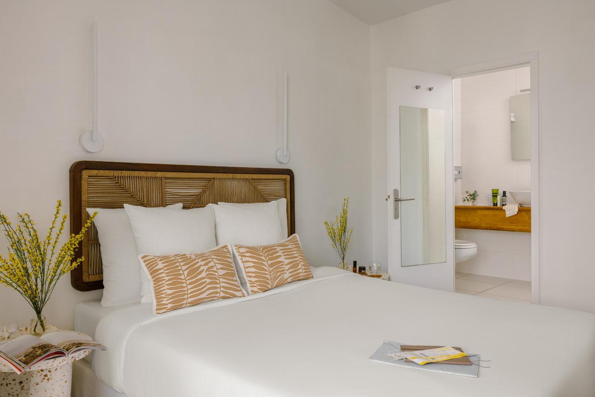 Hotel Yelo Lumiere Powered By Sonder à Cannes Chambre photo