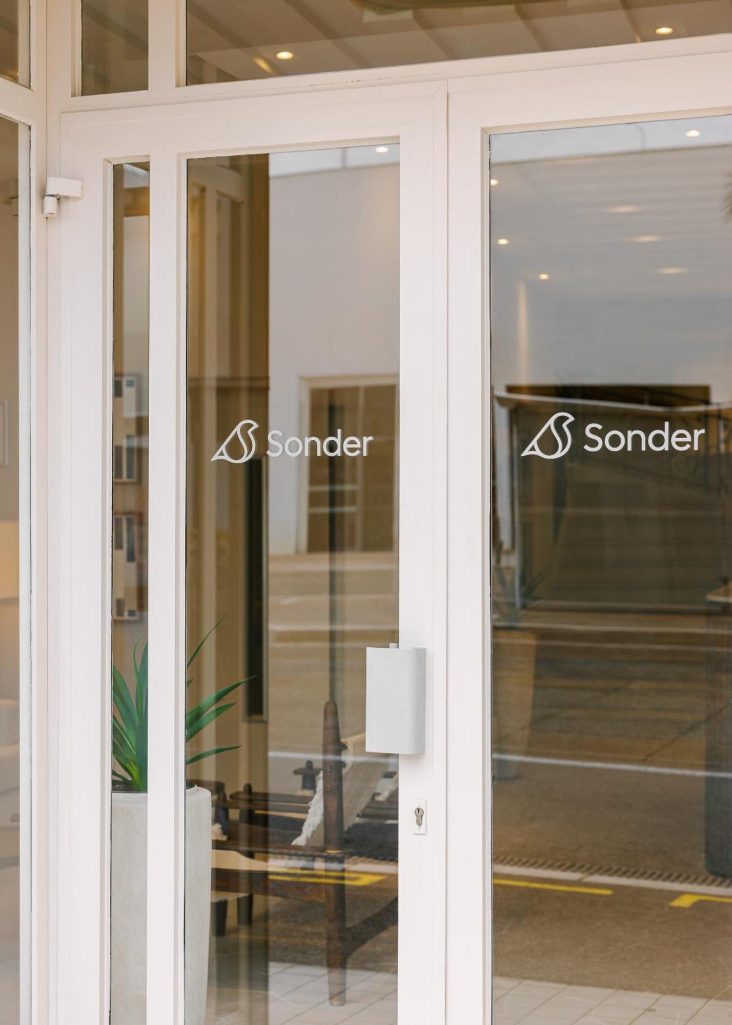 Hotel Yelo Lumiere Powered By Sonder à Cannes Extérieur photo