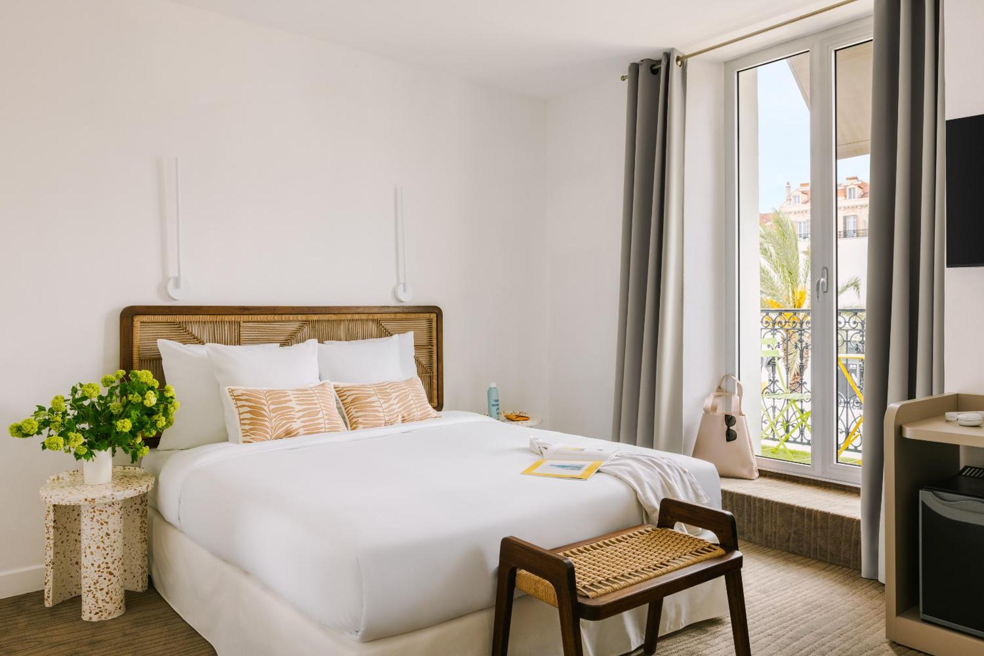 Hotel Yelo Lumiere Powered By Sonder à Cannes Extérieur photo