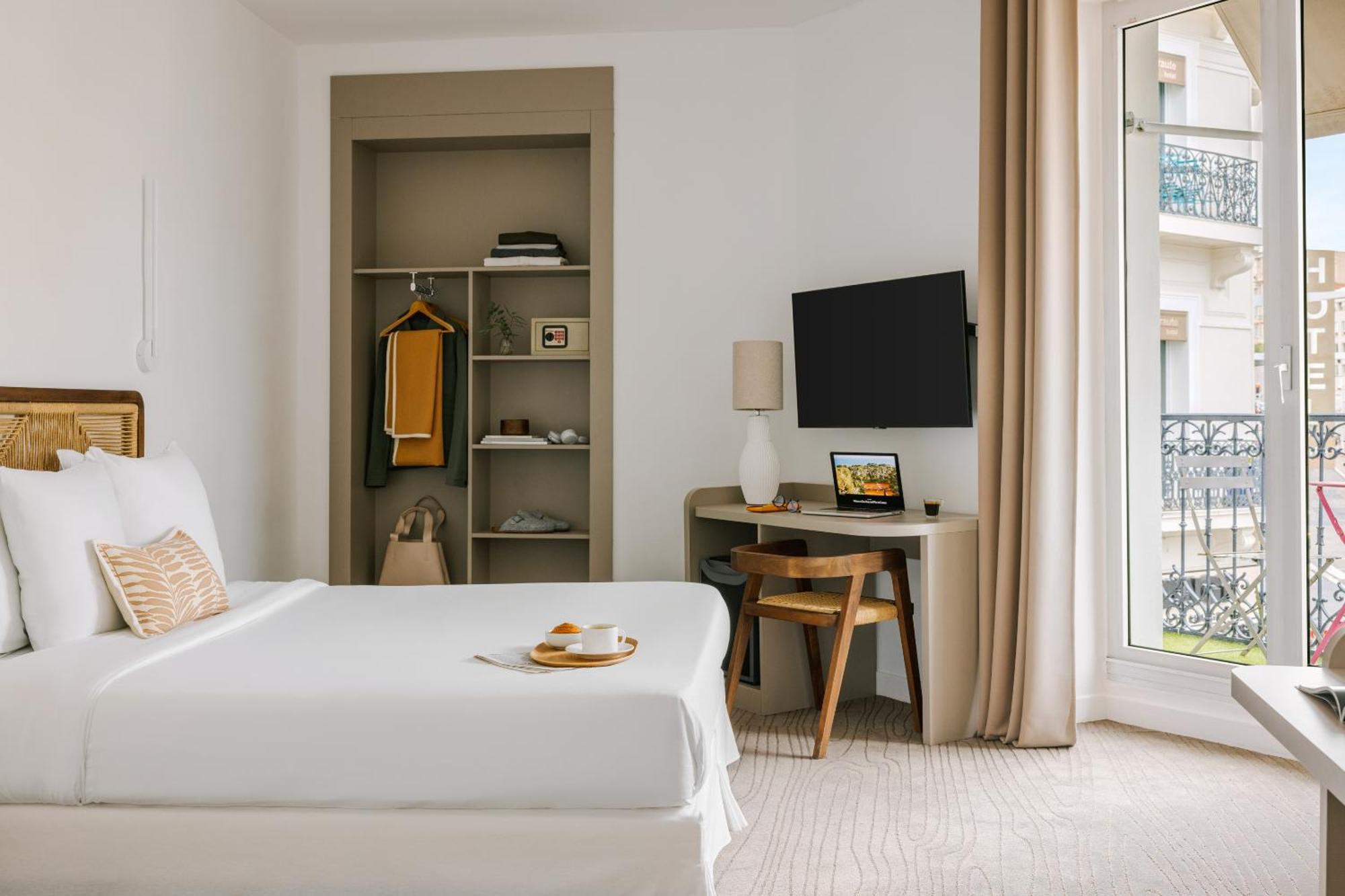 Hotel Yelo Lumiere Powered By Sonder à Cannes Extérieur photo