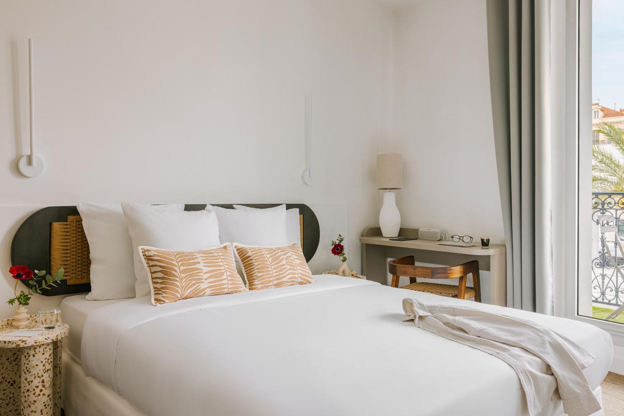 Hotel Yelo Lumiere Powered By Sonder à Cannes Extérieur photo