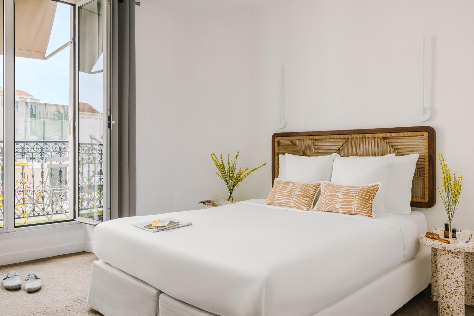 Hotel Yelo Lumiere Powered By Sonder à Cannes Extérieur photo